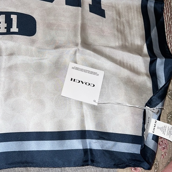 NWT Coach 1941 Silk Bandana Scarf - Picture 2 of 5